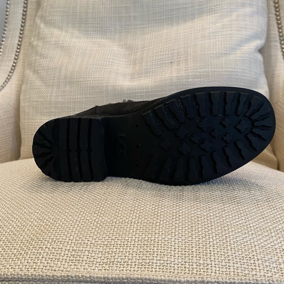 UGG Womens Blayre III Boot / Black w Sheepskin /Ankle Buckle/Side Zipper /Size 7 - Picture 5 of 11
